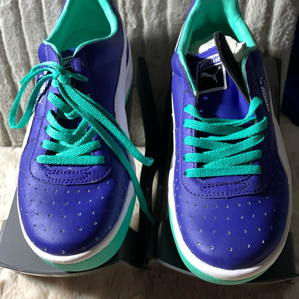 Puma tennis shoes